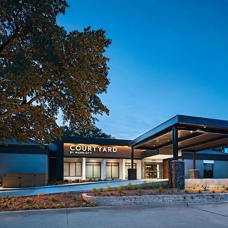 Courtyard By Marriott Dallas Richardson At Spring Valley Bagian luar foto