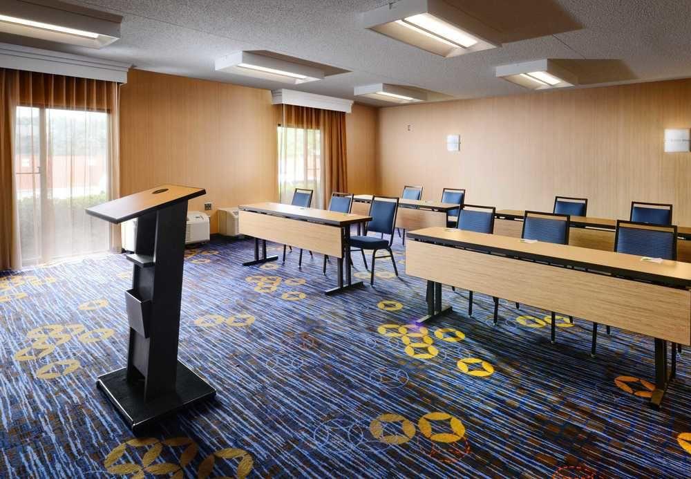 Courtyard By Marriott Dallas Richardson At Spring Valley Bagian luar foto