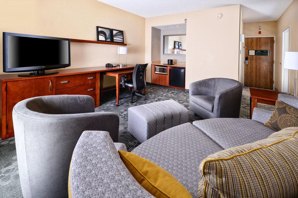 Courtyard By Marriott Dallas Richardson At Spring Valley Bagian luar foto