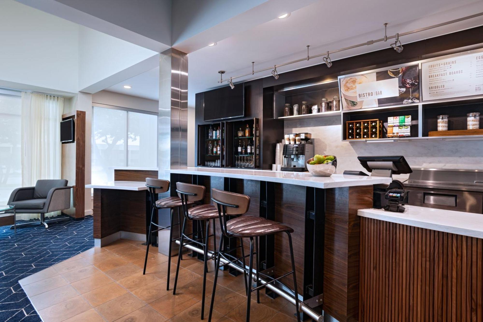 Courtyard By Marriott Dallas Richardson At Spring Valley Bagian luar foto