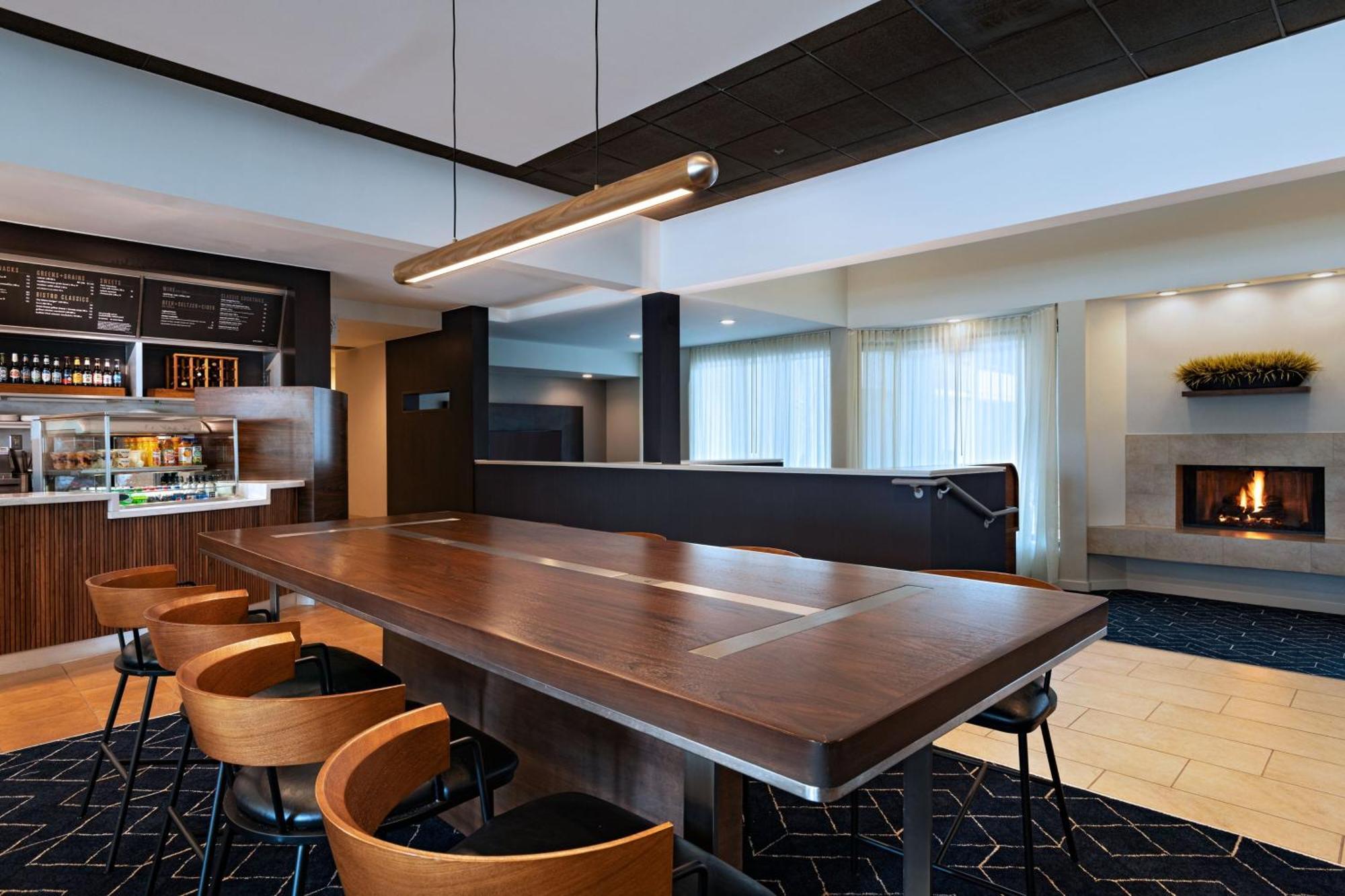 Courtyard By Marriott Dallas Richardson At Spring Valley Bagian luar foto