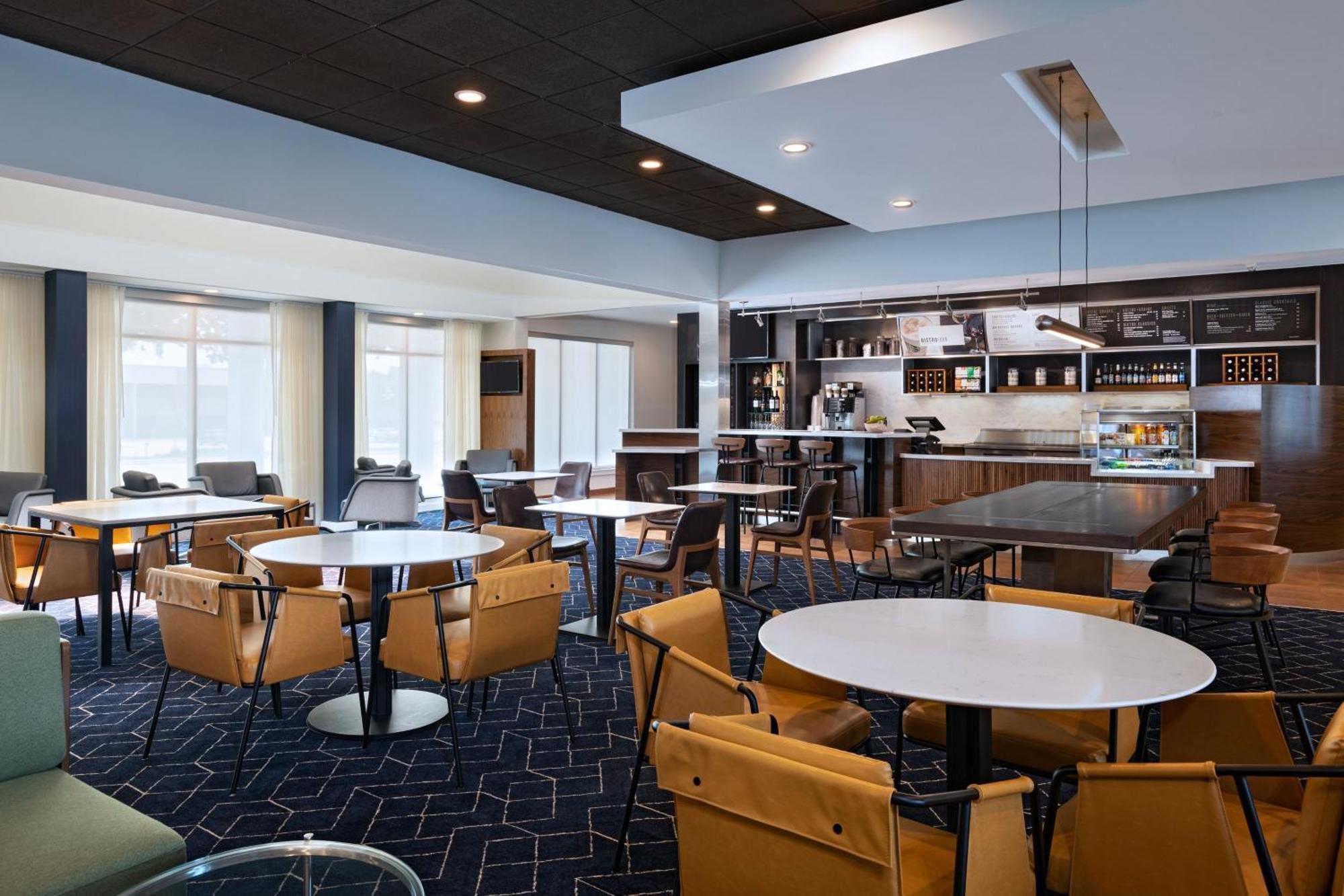 Courtyard By Marriott Dallas Richardson At Spring Valley Bagian luar foto