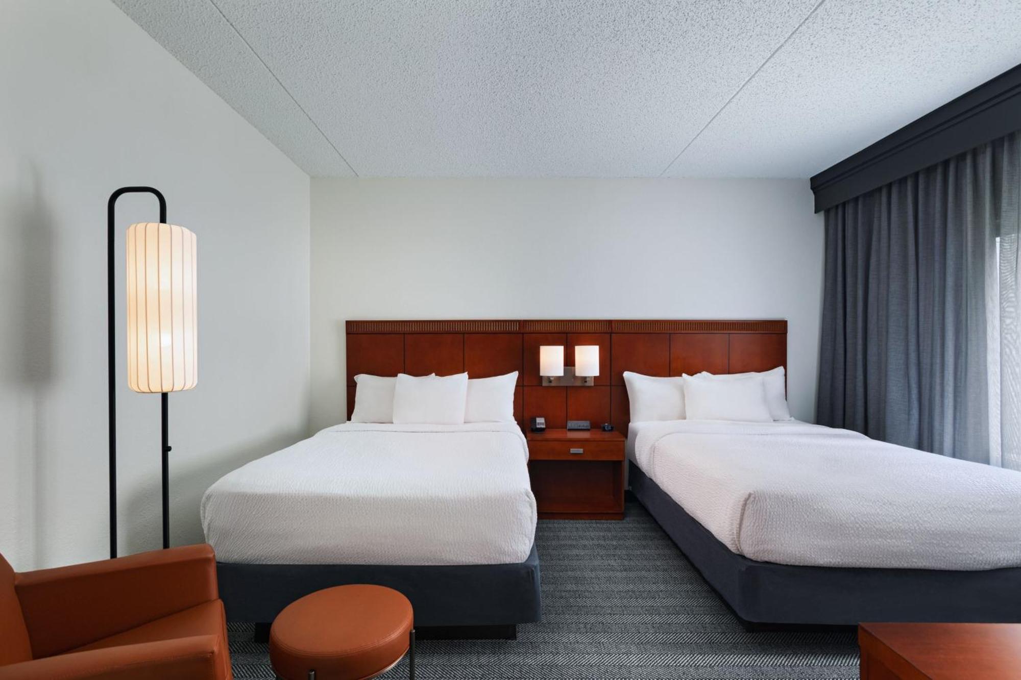 Courtyard By Marriott Dallas Richardson At Spring Valley Bagian luar foto