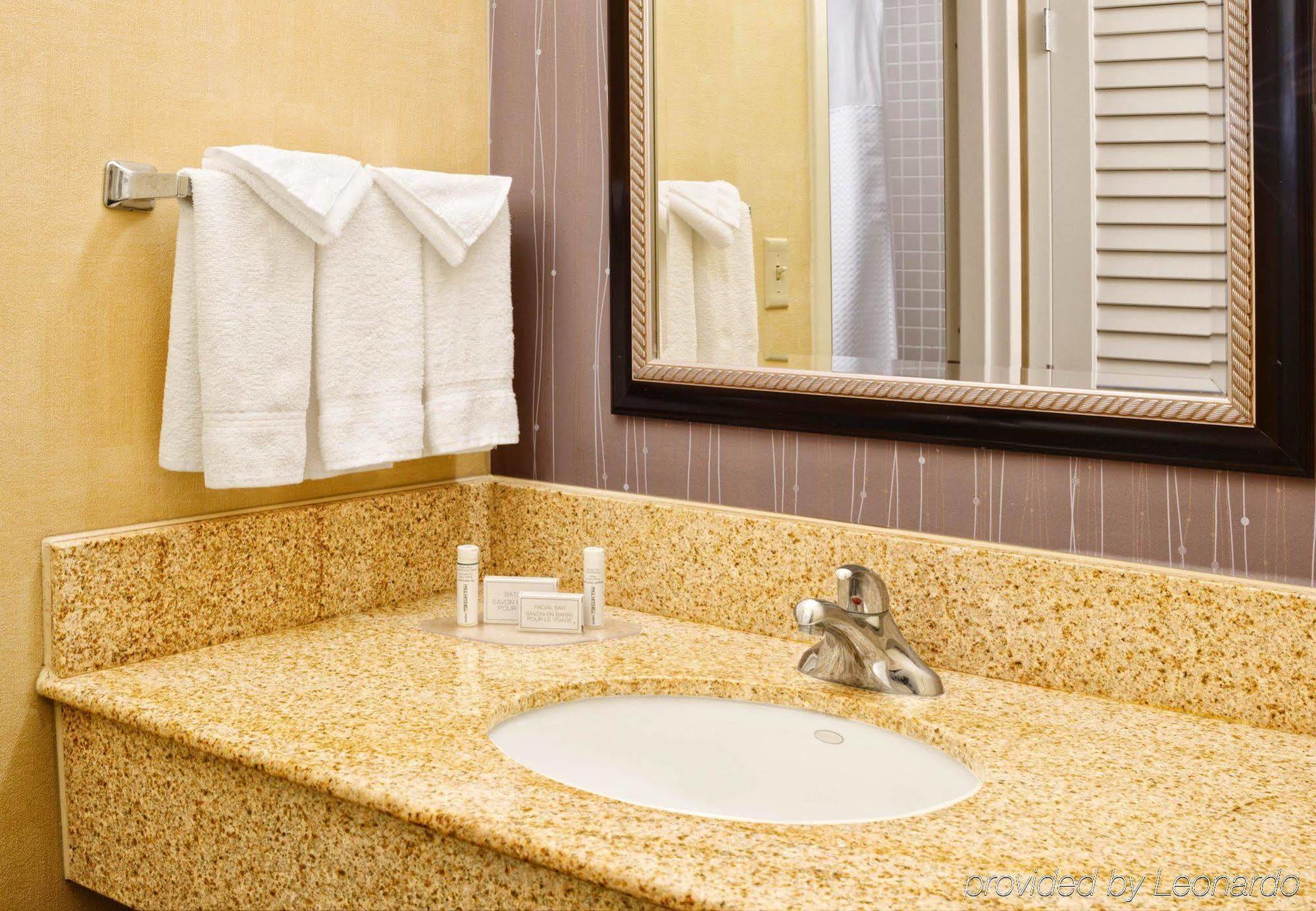 Courtyard By Marriott Dallas Richardson At Spring Valley Bagian luar foto
