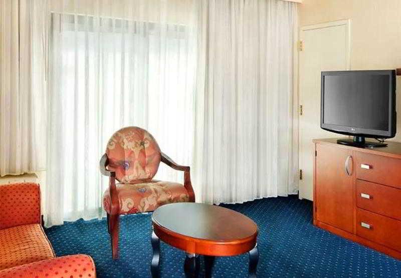 Courtyard By Marriott Dallas Richardson At Spring Valley Ruang foto