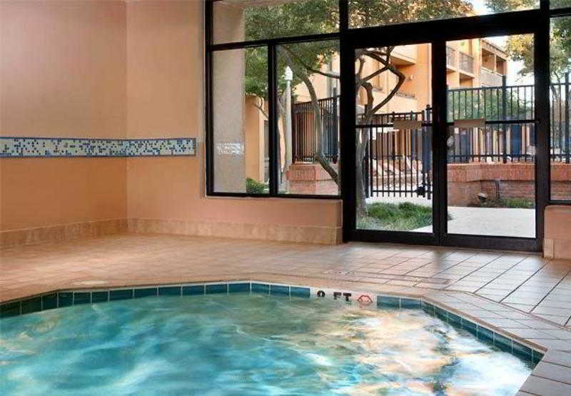 Courtyard By Marriott Dallas Richardson At Spring Valley Bagian luar foto